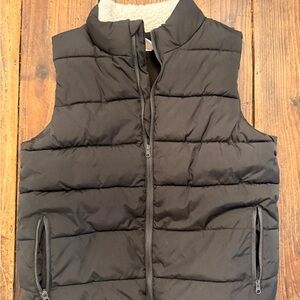 Boy’s Crazy 8 Black Nylon/Fleece Vest size Small (5-6)